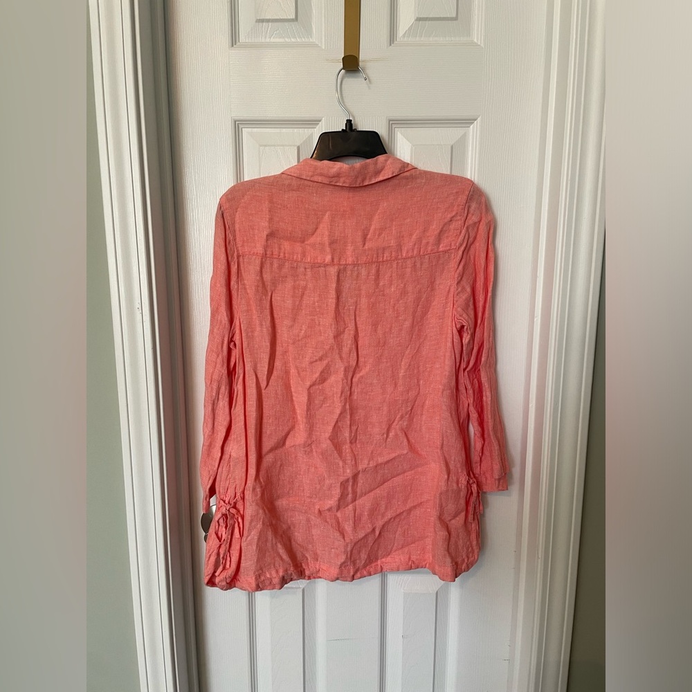 Sigrid Olsen 100% linen popover blouse in a coral/orange-pink color - Picture 2 of 4